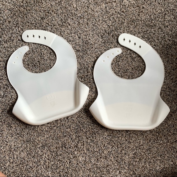 Set of 2 Rae Dunn Silicone Baby Bibs - Picture 4 of 5